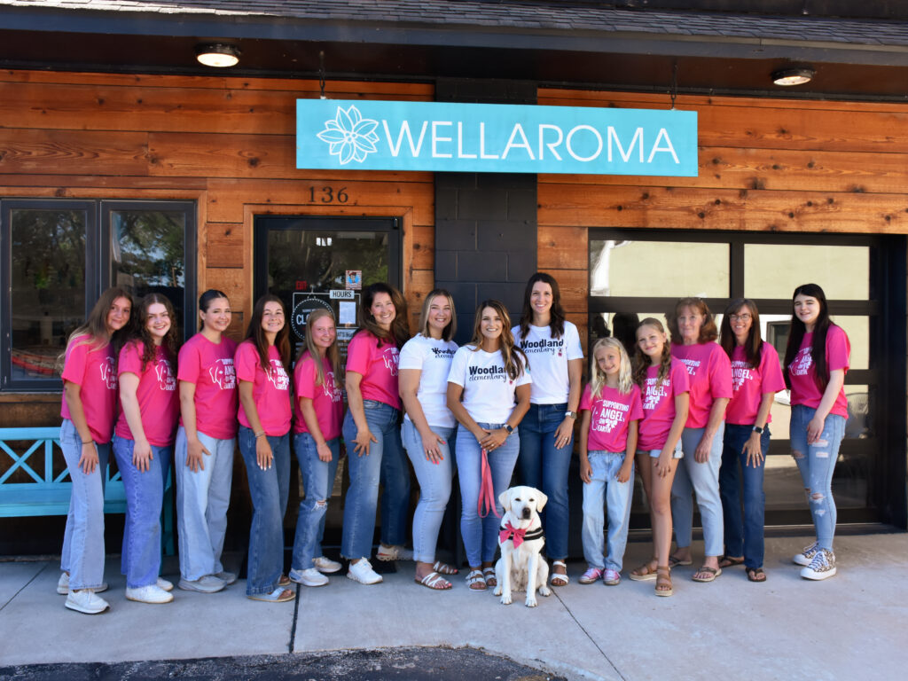 Angel with the handlers from Woodland and the staff at Wellaroma.